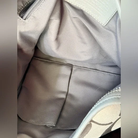 Coach EUC Gray Signature C’s Jacquard
canvas & leather Shoulder Bag - Picture 8 of 15